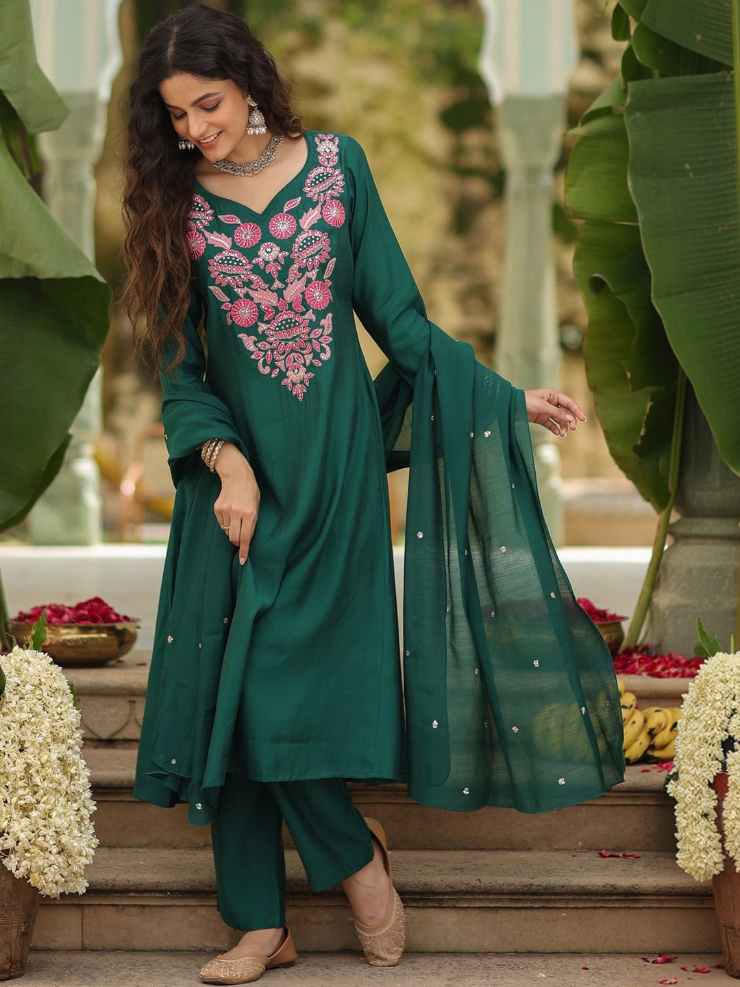 Premium Embroidered Viscose Rayon Kurta Set with Chanderi Gadhwal Dupatta For Festive - Image 3