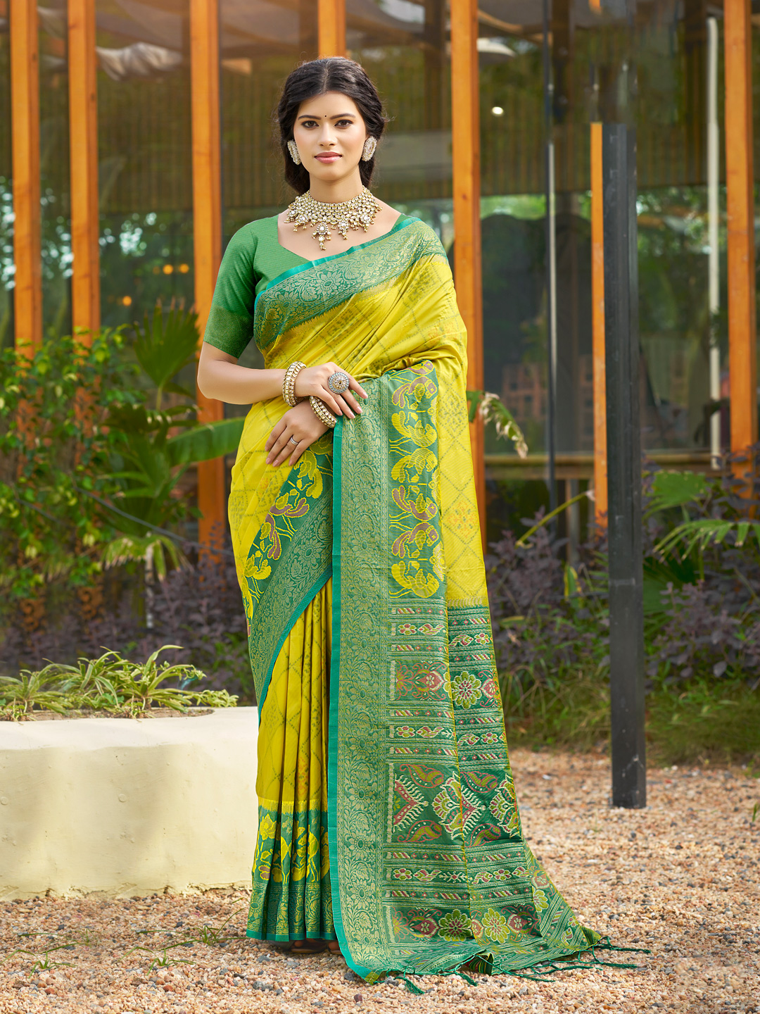 Handwoven Green Pochampalli Silk Saree for Festive & Wedding Wear