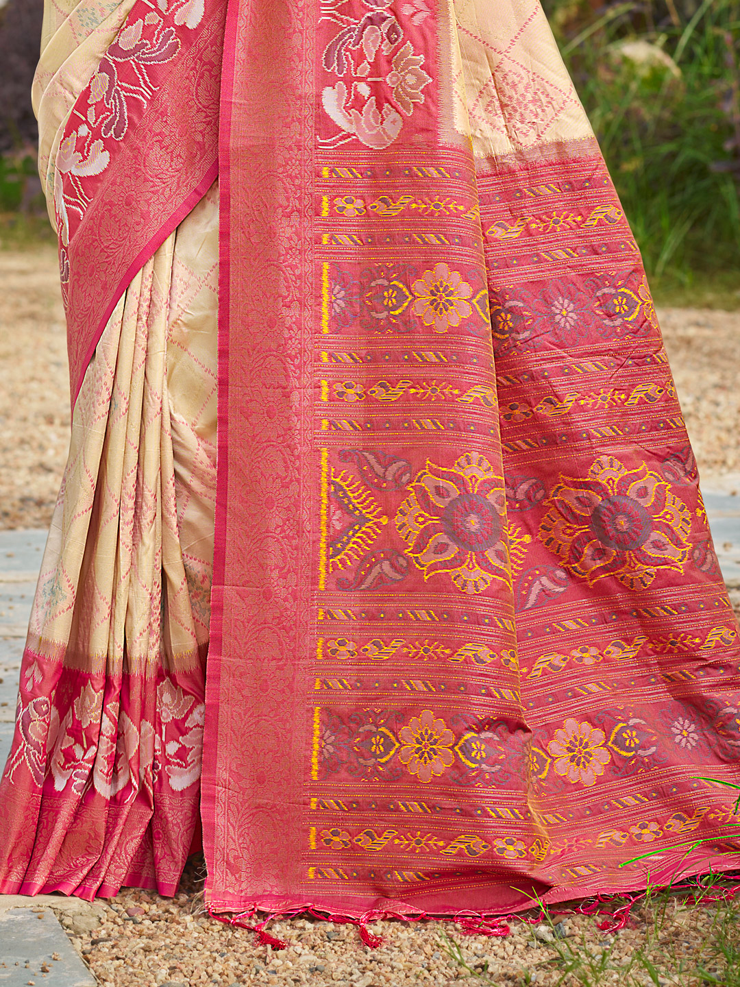 Premium Cream Color Pochampalli Silk Saree with Coordinated Silk Blouse - Image 2
