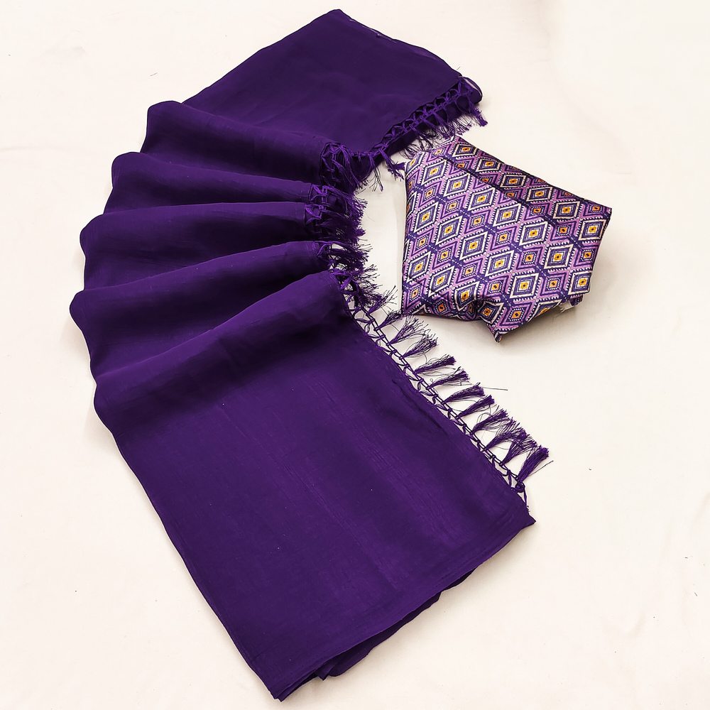Elegant Pure Crunchy Fabric Saree with Tassels Pallu & Satin Digital Print Blouse - Image 3
