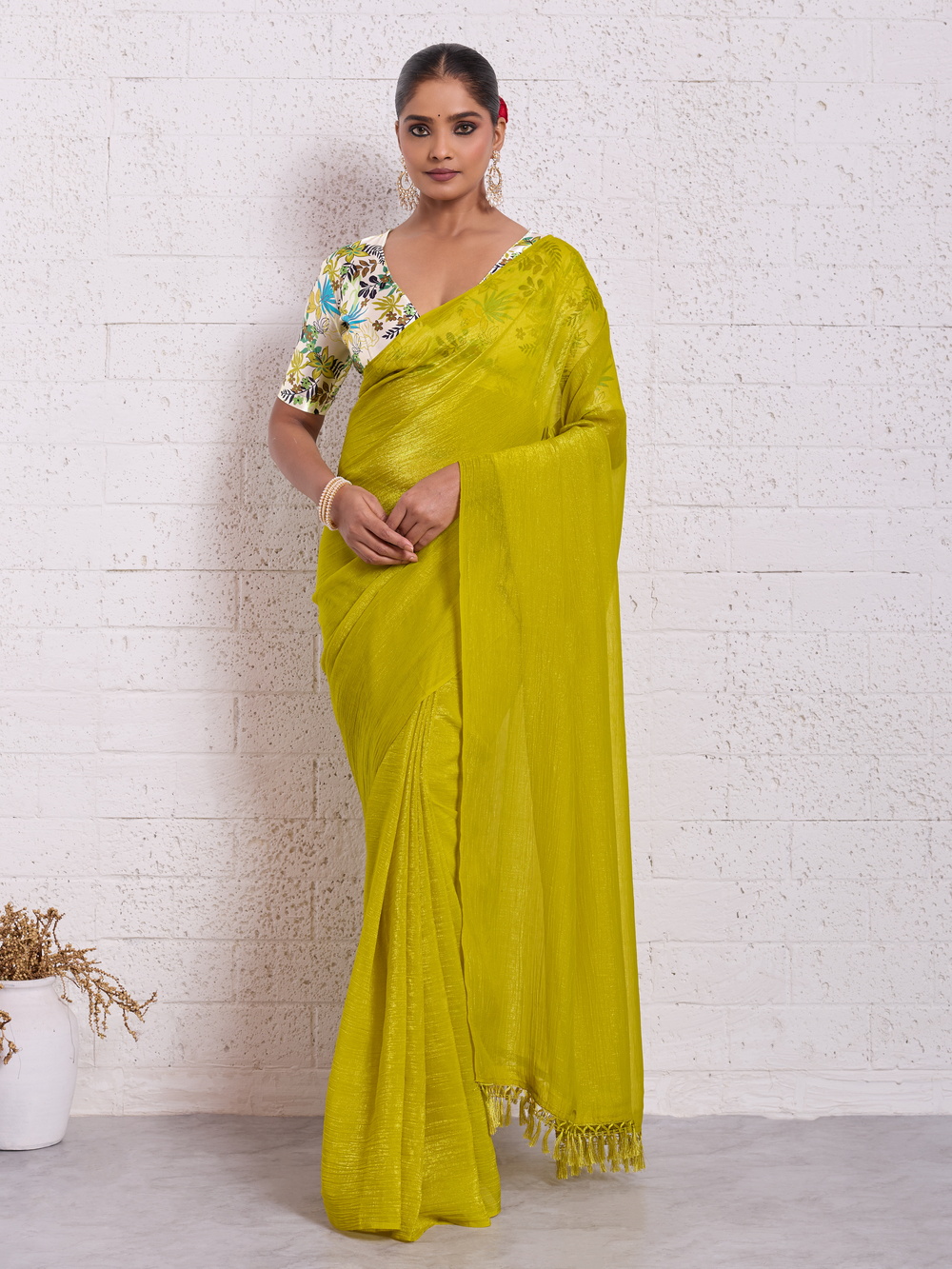 Stylish Pure Crunchy Fabric Saree with Tassels Pallu & Blouse