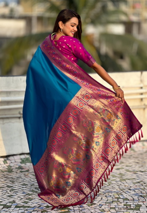 Firozi Gala Soft Silk Zari Woven Paithani Saree With Paithani Pallu